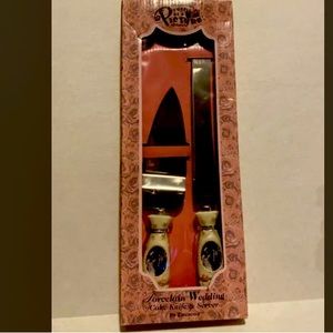 Enesco Kim Anderson Pretty As A picture Porcelain Wedding Cake Knife Serving Set